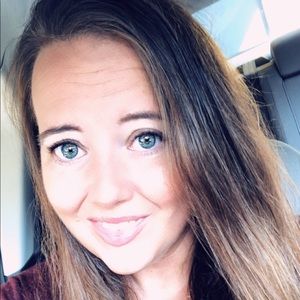 Meet your Posher, Niki